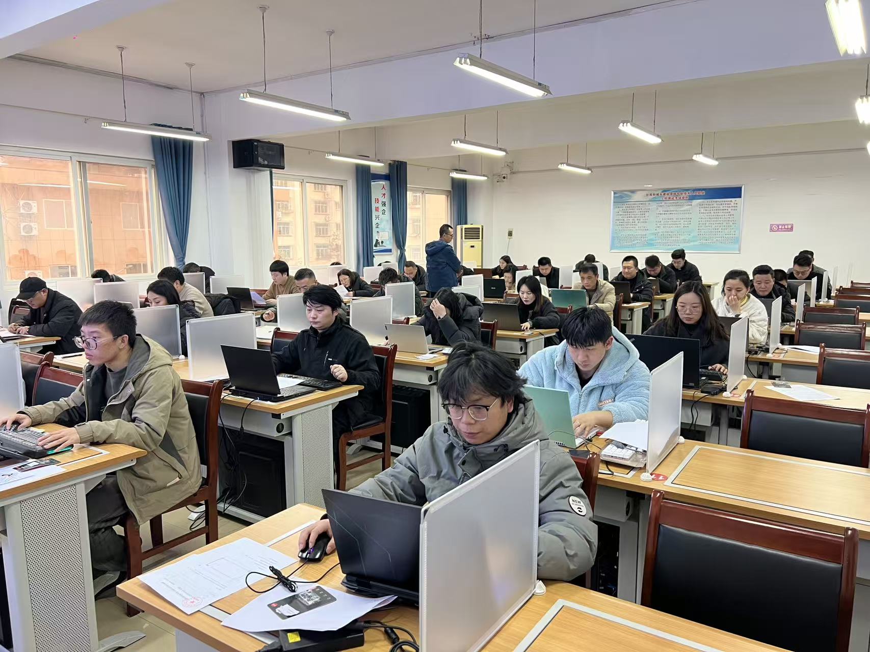 汉中建筑职业技能培训学校首批室内装饰设计师培训暨职业技能认定考核圆满结束